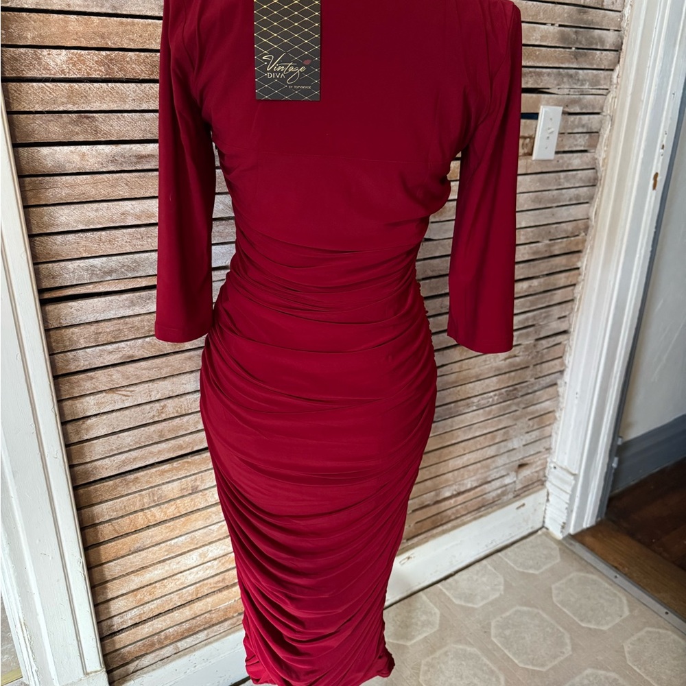 Top Vintage "Monica" Dress in Cranberry Red - Picture 3 of 5